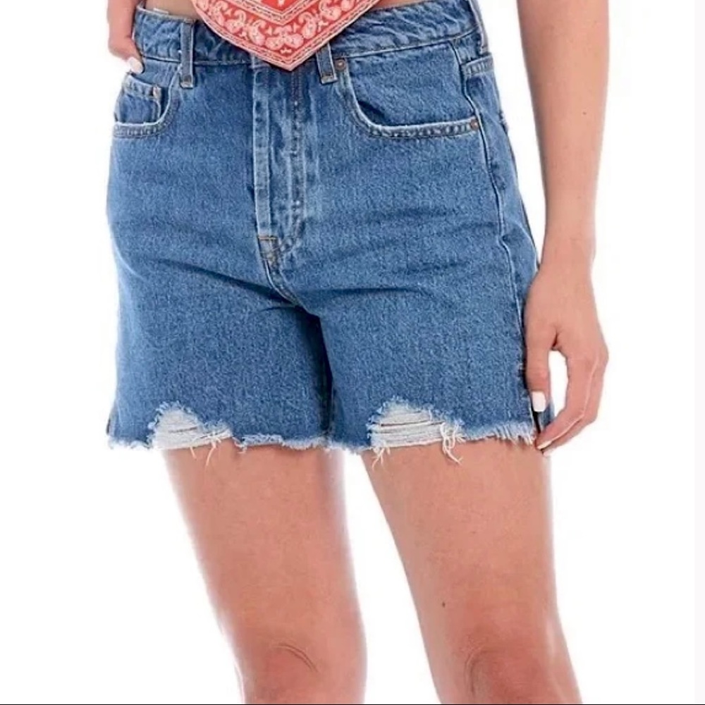 Gianni Bini Denim Shorts Michelle High Rise Medium Wash Size 28
